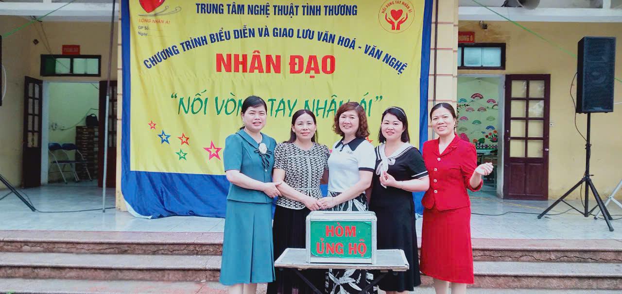 "Thương người như thể thương thân", "Một con ngựa đau cả tàu bỏ cỏ"