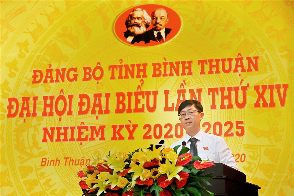 Thảo luận về những nhận định, đánh giá về kết quả thi hành Điều lệ Đảng trong nhiệm kỳ Đại hội XII