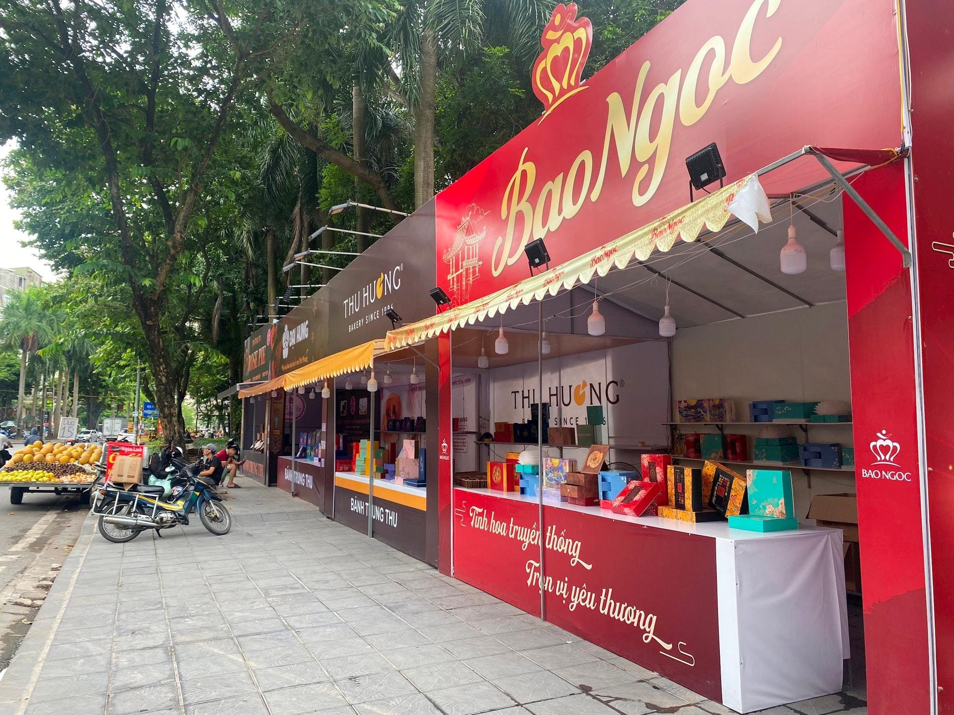 Bánh trung thu xuống phố sớm