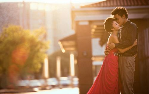 Cưới nhau rồi mật vỡ tơi bời...