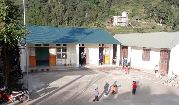 Bản Díu hoàn thành các công trình chào mừng đại hội Đảng