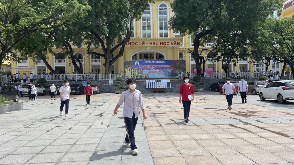 Kỳ thi tuyển sinh vào lớp 10 THPT năm học 2022-2023 tỉnh Quảng Ninh:   														“Lặng lẽ Sapa” và "Biết sống vì người khác" vào đề thi Ngữ văn