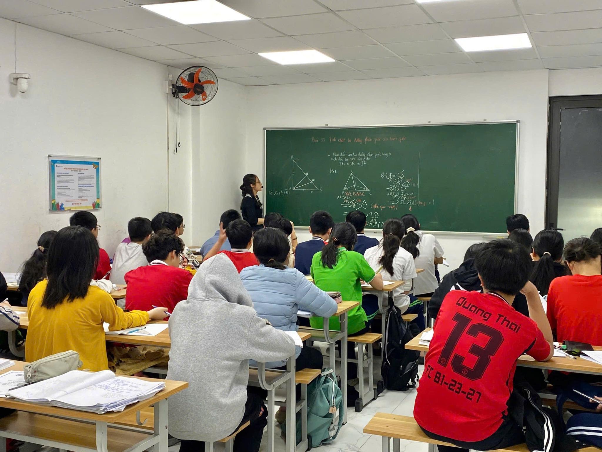 Đề thi thử Toán chung và Toán chuyên vào lớp 10 năm 2025 đợt 1 trường chuyên Hùng Vương – Phú Thọ