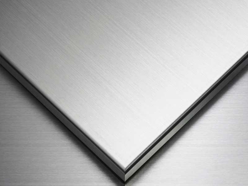 So sánh lan can inox với lan can sắt sơn tĩnh điện