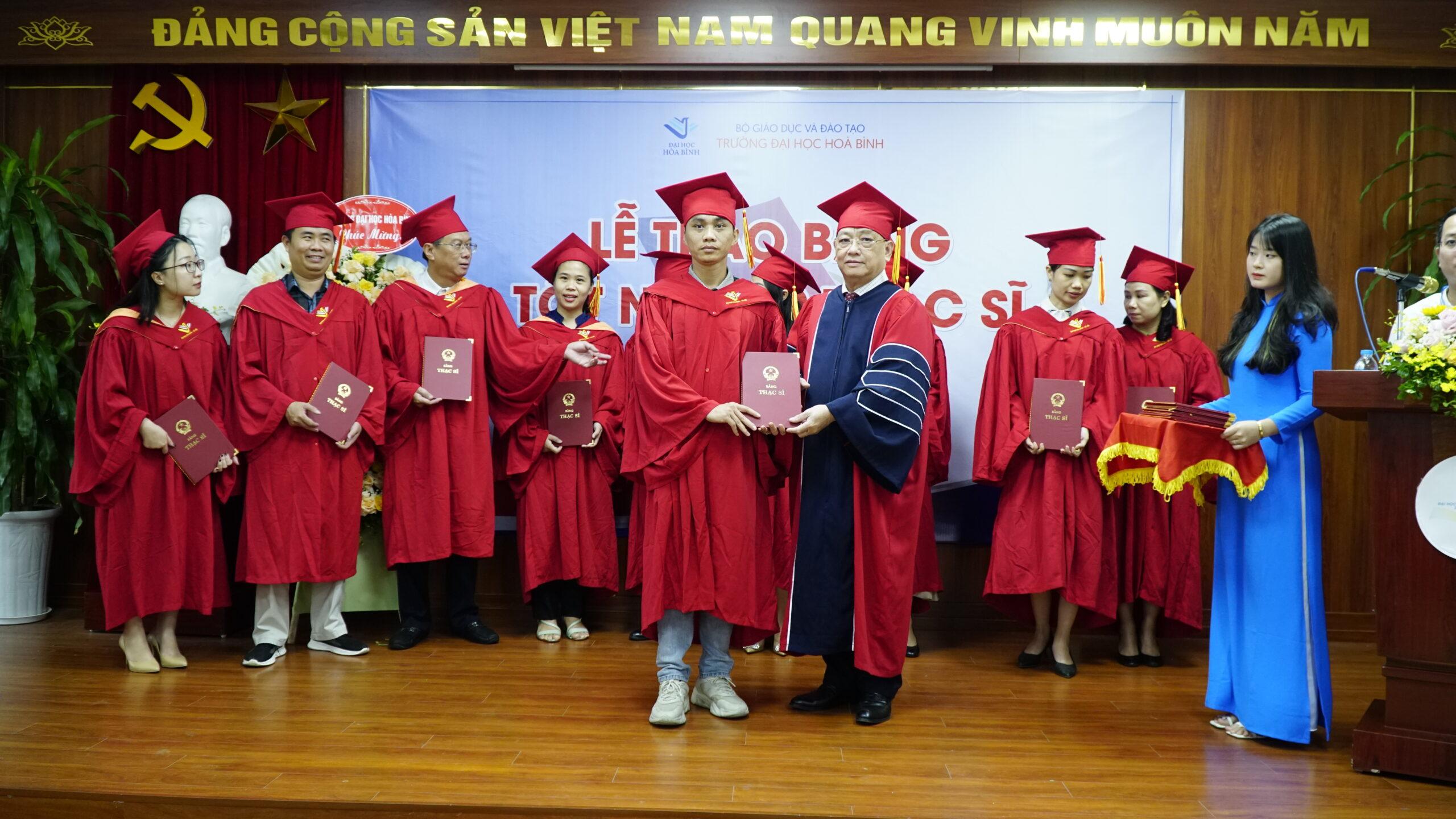 Học Thạc sĩ mất bao lâu? Lợi ích của việc học Thạc sĩ?