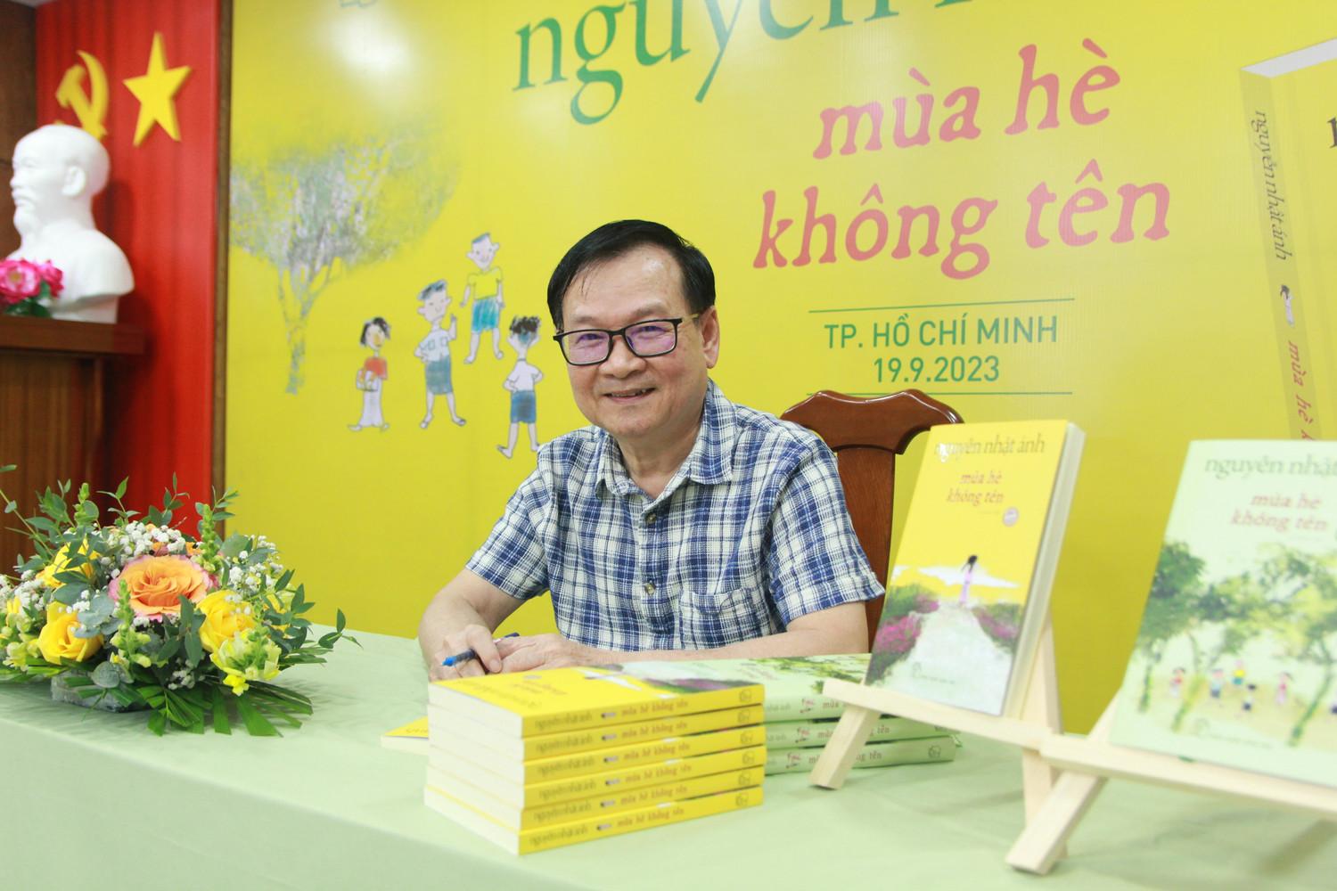 Với nhà văn Nguyễn Nhật Ánh, viết "Mùa hè không tên" là cách để ông níu giữ tuổi thơ của mình ở làng Đo Đo.