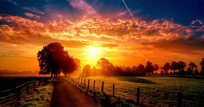 Hoàng hôn là sự giao ban giữa ánh sáng và bóng tối và là sự chuyển dịch từ niềm vui sang nỗi buồn