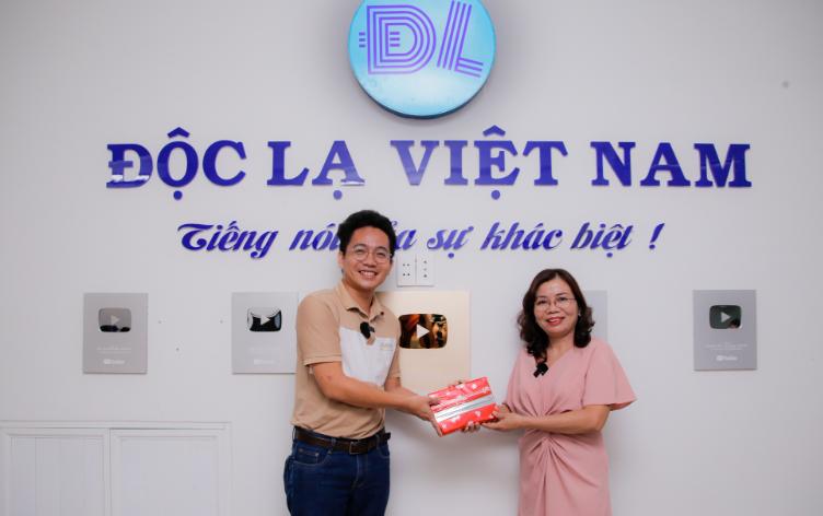 Độc lạ Bình Dương là ai? Độc lạ Bình Dương và hàng loạt trend Meme trên MXH