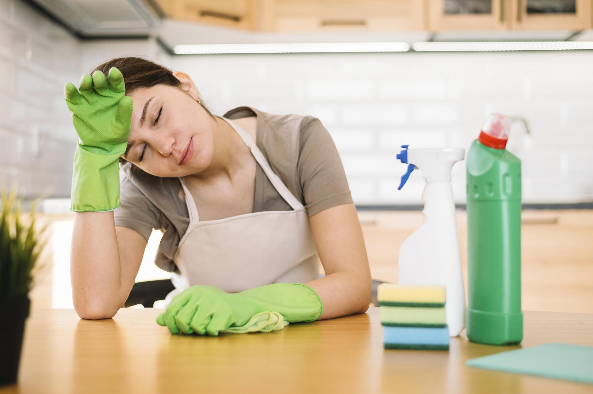 Mệt mỏi vì tết nào chồng cũng đem bạn về nhậu từ giao thừa đến hết mùng