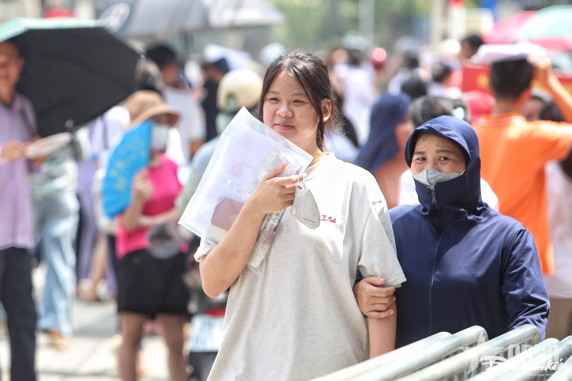 Đề thi môn Toán vào 10 Hà Nội đổi mới, có độ phân hóa cao