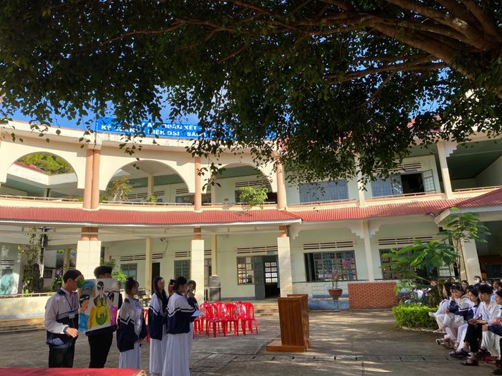 HOẠT ĐỘNG TRẢI NGHIỆM-HƯỚNG NGHIỆP “TRIỂN LÃM ẢNH ĐẸP VỀ TRƯỜNG”