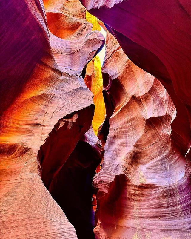 Antelope Canyon – hẻm núi sa thạch kì vĩ ở Arizona, Mỹ