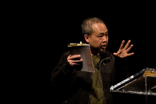 PHỎNG VẤN VỚI ĐINH LINH: “NGHỆ THUẬT LUÔN CÓ TÍNH CHÍNH TRỊ”