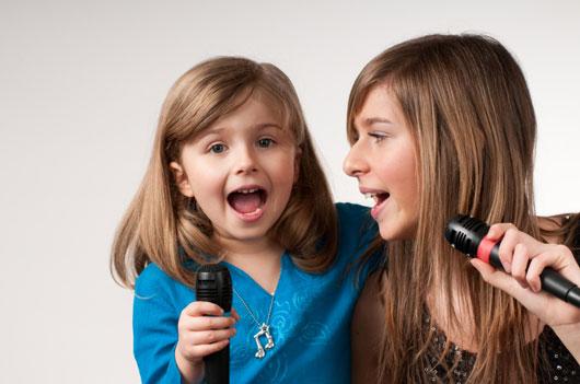 Học tiếng Anh lớp 4 qua bài hát có được không?