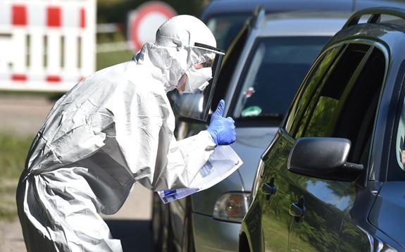 Châu Âu rục rịch siết lại biên giới nội khối