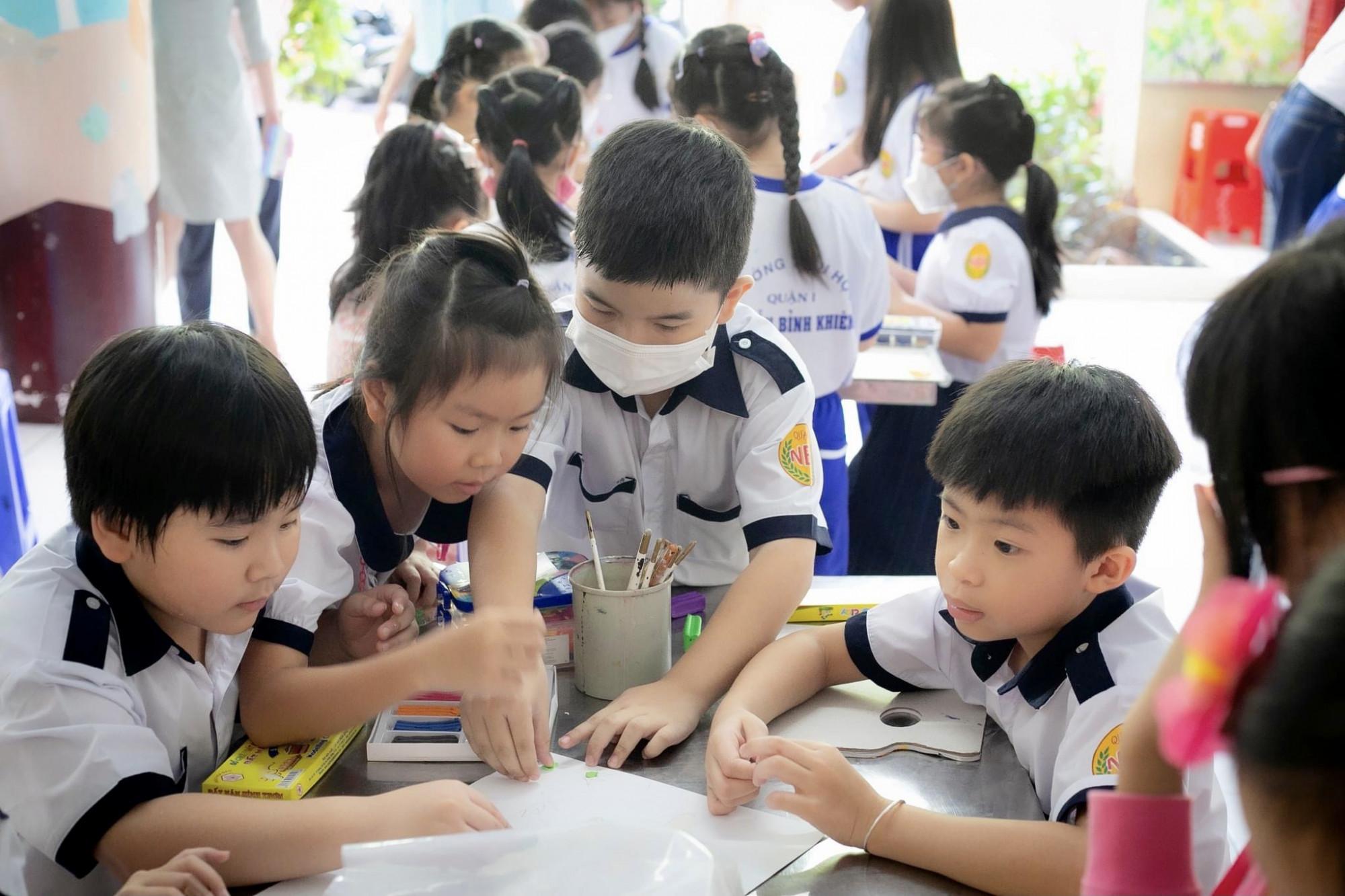 Mẫu thư khen học sinh rao bán tràn lan trên mạng