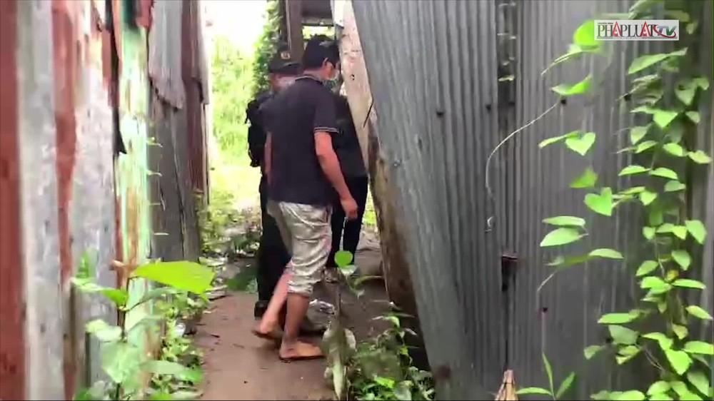 Công an Cần Thơ phá tụ điểm lắc tài xỉu trong khu nhà hoang