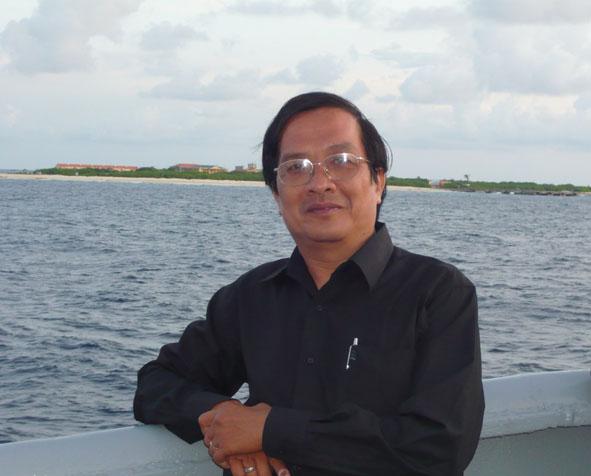 Nhà báo, nhà thơ Trương Minh Thắng trong lần đến Trường Sa.