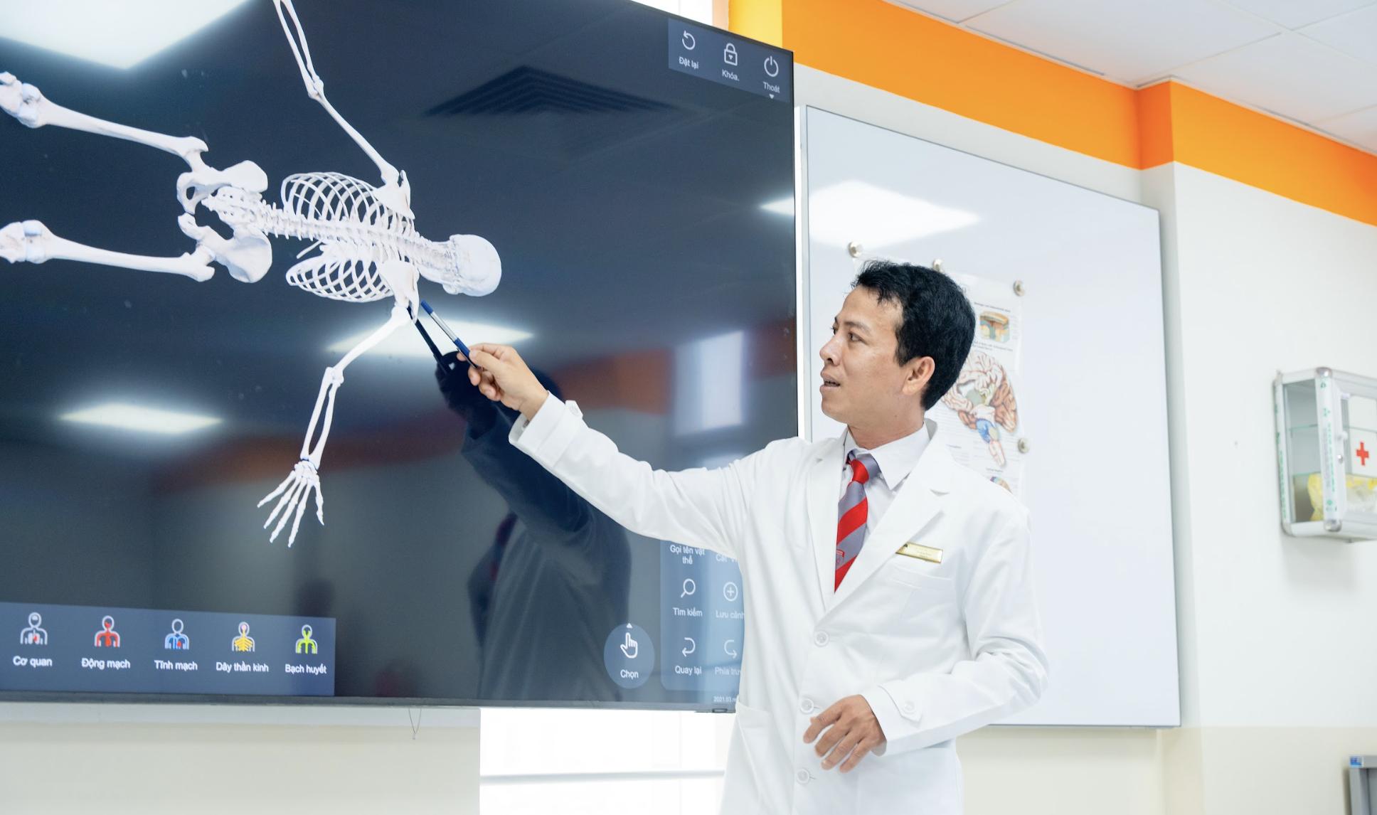 Bàn giải phẫu kỹ thuật số phục vụ đào tạo Y khoa tại HUTECH